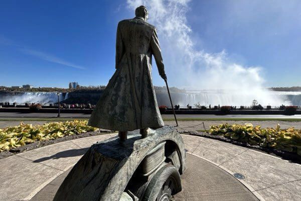 Niagara Falls and Niagara-on-the-Lake Clue Solving Adventures